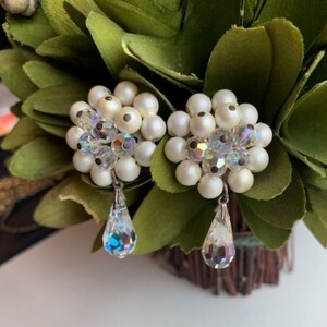 Vintage LAGUNA Dangle Crystal Clip On Earrings