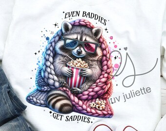 Meme de mapache divertido PNG: Hasta los malos se ponen tristes (Diseño de sublimación)