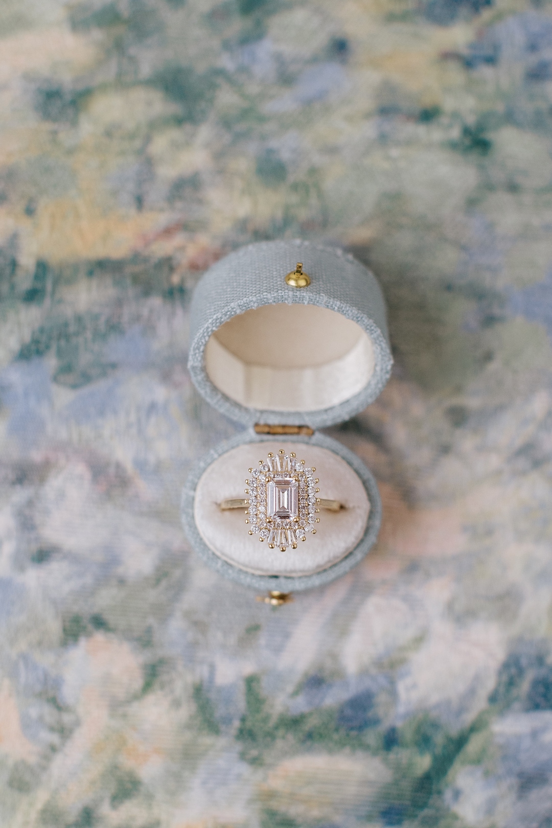 The Vintage Oval Ring Box, Engagement, Proposal, Linen