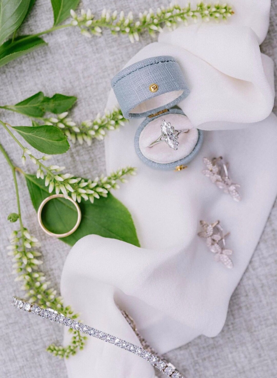 The Vintage Oval Ring Box, Engagement, Proposal, Linen