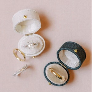 The Georgian Vintage Oval Ring Box, Antique Ring Box, Proposal, Linen & Velvet Petite Ring Box, Hinge, Black, Beige, Raven Fawn