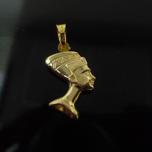 new 18ct 18k yellow gold small egyptian nefertiti head charm pendant luck