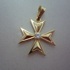 new yellow gold plated maltese cross pendant semi embossed white zirc size 2