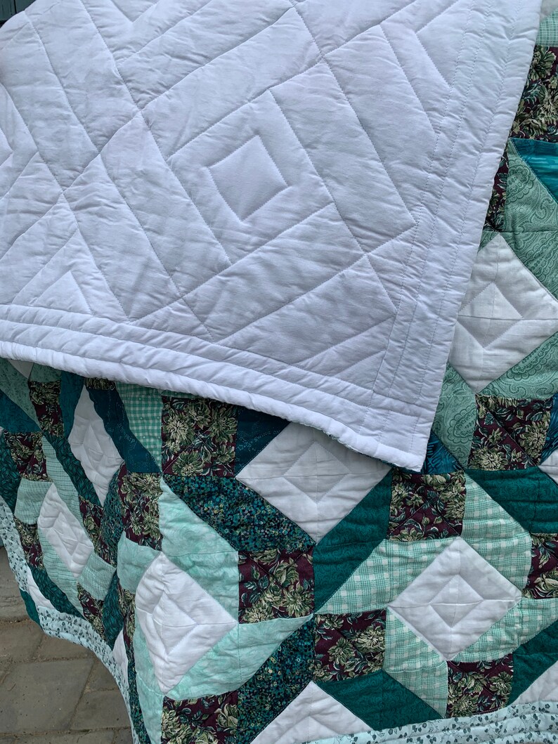 Patchwork Quilt Wind Blown Star