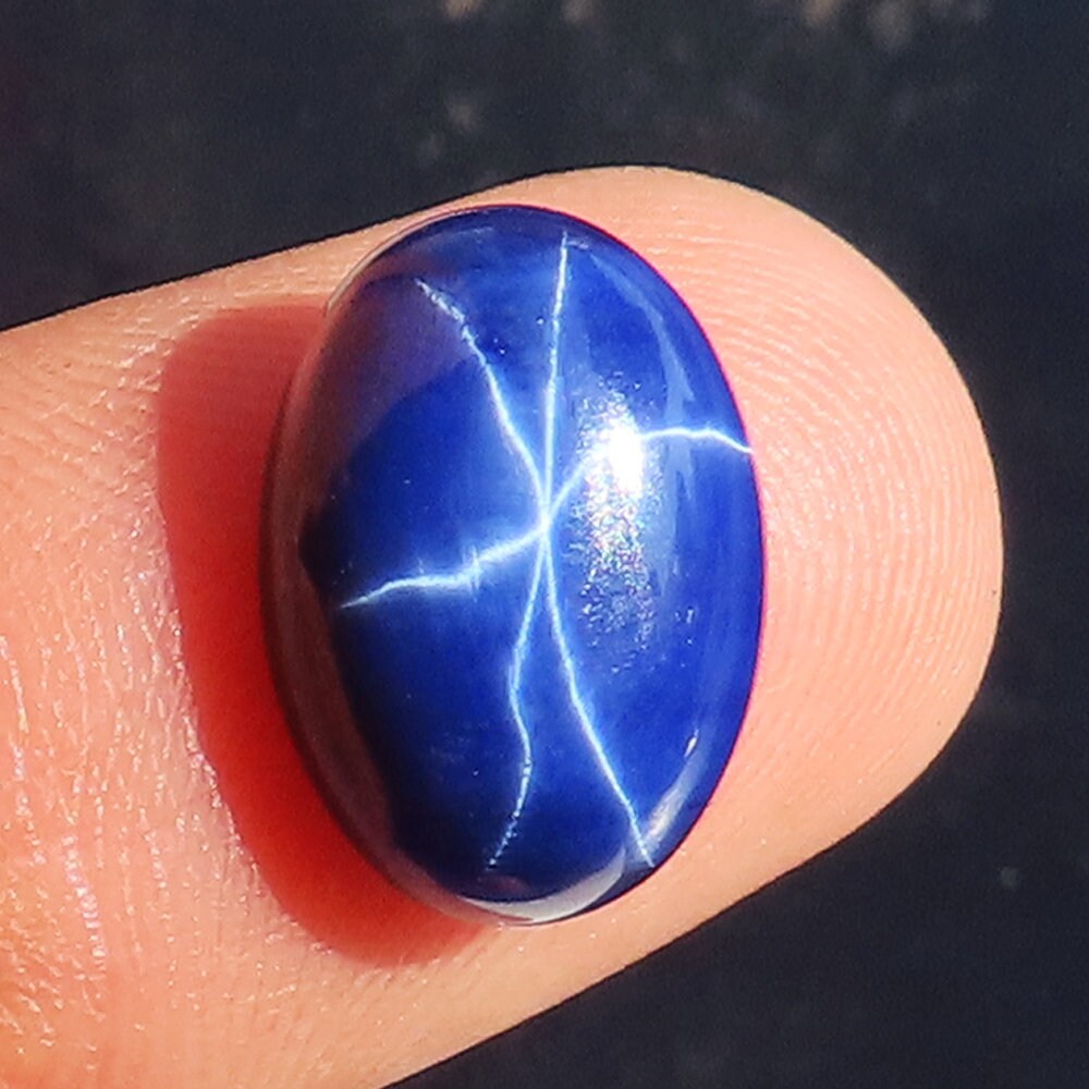 Saphir Cabochon Traité De Thaïlande - 2.30 Carats, Bleu, Ovale (9x7x4.5mm) - Neuf Sans Emballage