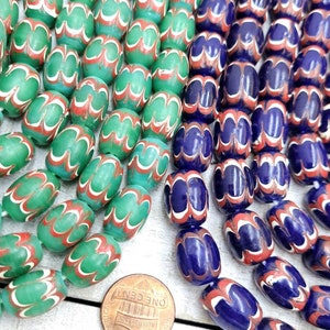 Små Chevron-pärlor, sträng med 10 pärlor 13-14 mm x 10-11 mm / Indonesiska pärlor / Lampwork-pärlor / Thailandpärlor / Smyckestillbehör.