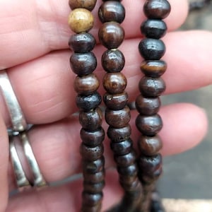 Cuentas de hueso hechas a mano Carbed/Cuentas tribales/Cuentas ヒッピー/Boho/Nativo americano/Suministros de Joyería。