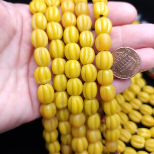 Perles Anciennes Chinoises En Melon Jaune - Provenance Irian Jaya, Papouasie - Lot CRBM 10143