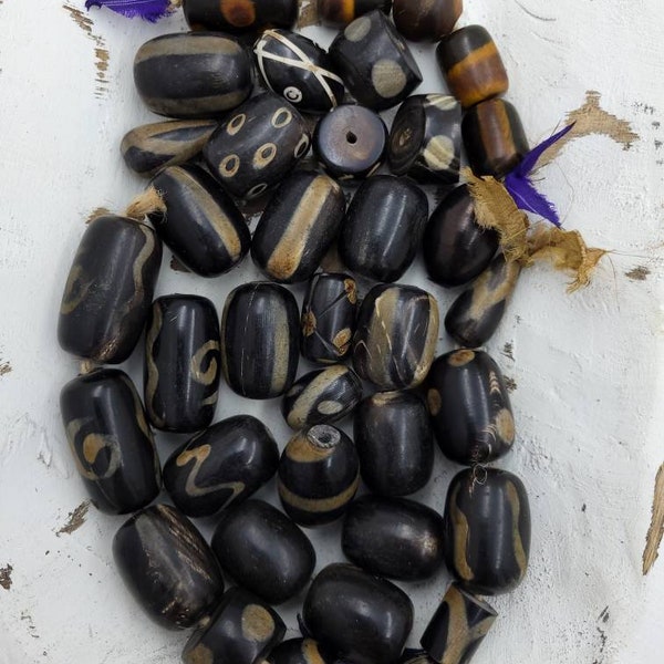 Lot Of 5 Handmade Horn Bone Beads / Large 22-38mm x 13-25mm Bone Beads / Jewelry Supplies / Tribal Boho Hippie Vintage Ethnic.
