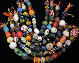 Fil coloré 12" de long 12-27 mm / Réplique de perles africaines faites main Millefiori / Perles en céramique / Vénitiens / Perles de verre / Fournitures de bijoux.