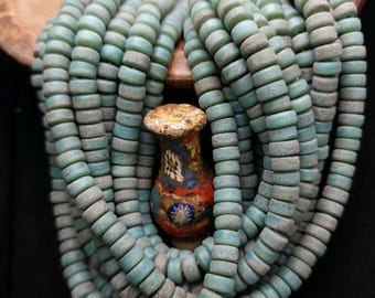 Hilo de cuentas de vidrio Heishi verde suave de 25 cm a 8 mm, hechas a mano, de estilo rústico, de Java, Indonesia. Suministros de joyería.