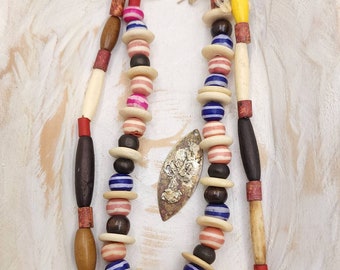 Dos hebras de cuentas de hueso de colores divertidos / Suministros para hacer joyas / Cuentas de hueso en forma de tubo.