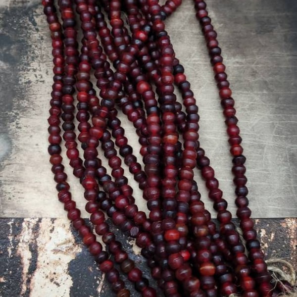 Perles de corne rondes en corne rouge / Spacer Bead / brins 10" / Tribal / Ethnique / Perles de corne vintage / Fournitures de bijoux.