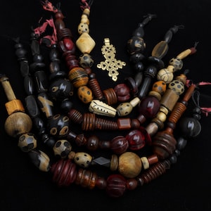 Variable  Large Horn Beads / Strand 12&quot; Inches 6-38mm×9-30mm / Hand Carved / Ethnic / Tribal Bone Trade Beads / Jewelry Making Supplies.