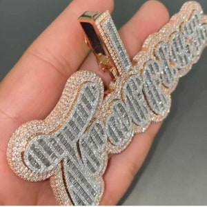 Pingente de nome personalizado para homens, pingente de palavra personalizada de diamante de moissanita com corte baguette de 8,5 ct para homens, prata 925