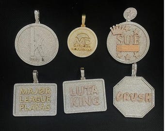 Pingente masculino personalizado com nome em moissanita de 4 quilates e diamantes, feito à mão, grande e cravejado de diamantes, estilo hip hop, colar brilhante para rappers.