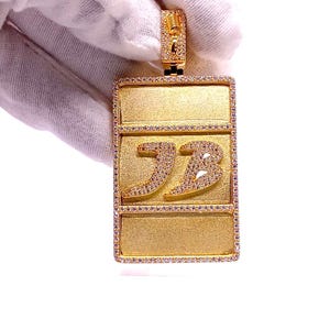 Colgante con placa de identificación bañada en plata de ley 925 con acabado en oro de 14 k y diamantes y letras personalizadas con nombre