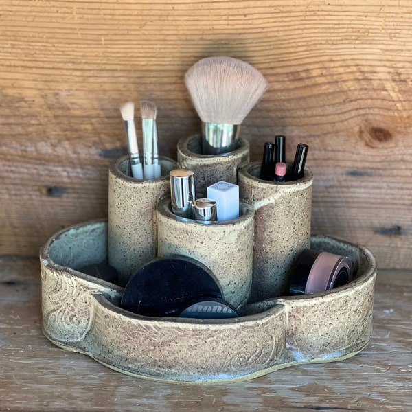 Versatile Handcrafted Ceramic Holder - Elegant Makeup Brush and Multipurpose Organizer