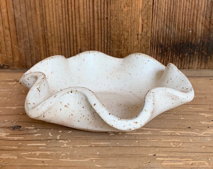 Ceramic Jewelry Dish | Engagement Ring Dish | Wavy Ring Bowl | Thoughtful gift for bridesmaids