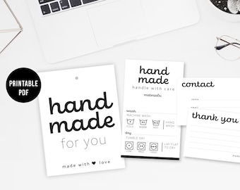 Op de afbeelding: Afdrukbare PDF-labels voor handgemaakte producten. De labels bevatten de tekst "hand made for you" en "made with love". De labels bevatten ook instructies voor het wassen en drogen van de producten.