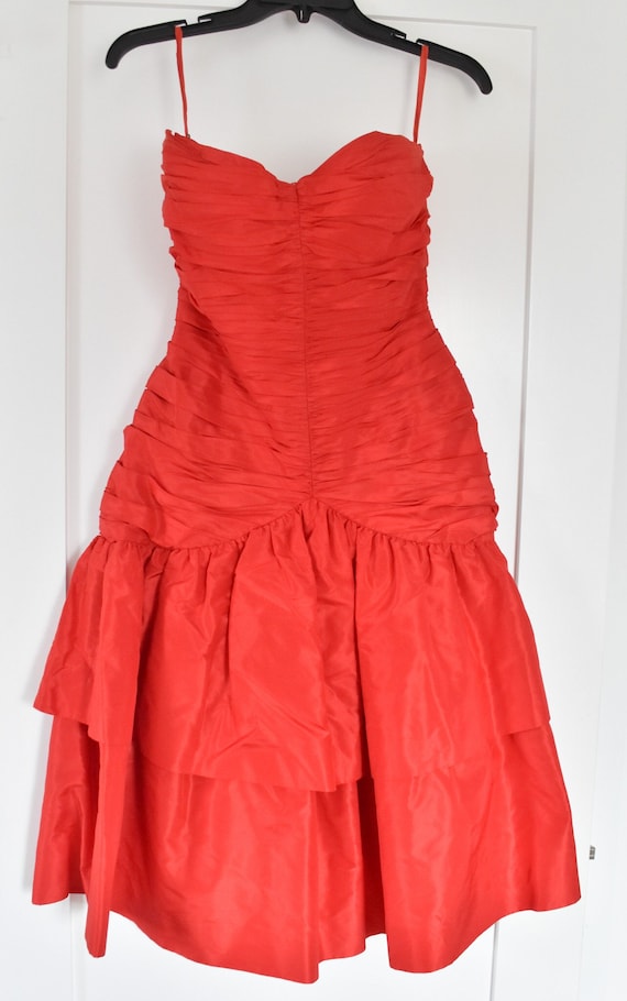 80s Red Taffeta Drop Waist Cocktail Dress with Sh… - image 2
