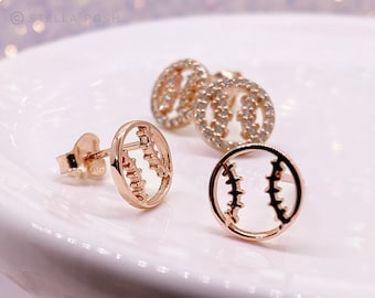 Petites puces d'oreilles de baseball et softball - Argent sterling .925 hypoallergénique et résistant à la ternissure