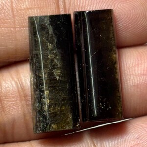 Pietra preziosa di tormalina di qualità AAA, tormalina naturale, tormalina nera, pietra preziosa nera, creazione di gioielli, pietra preziosa di cristallo, pietra preziosa