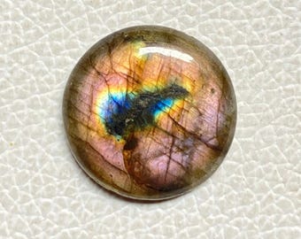 Natural Labradorite Palm Stone: Round Crystal Carving (22x22x5.5 MM)