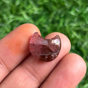 Turmalin-Edelstein von AAA-Qualität, natürlicher Turmalin, natürlicher rosa Turmalin, facettierter Turmalin-Cabochon, geschnitzte Mondsteinform