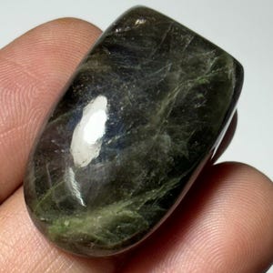 Pietra preziosa di tormalina di qualità AAA, tormalina naturale, tormalina nera, pietra preziosa nera, creazione di gioielli, pietra preziosa di cristallo, pietra preziosa