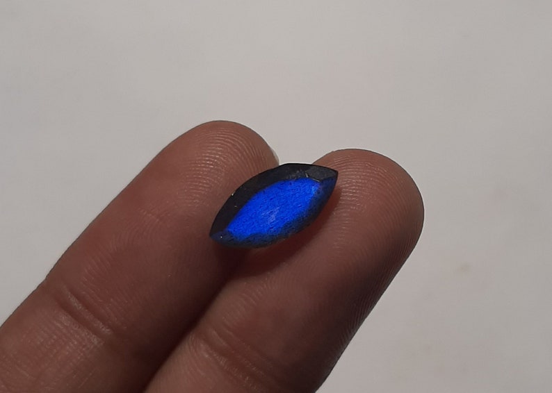 2.55 Carat whole sale Price AI-48 Marquise shape Natural Labradorite Cuts 14x7x5 MM AAA Grade Quality