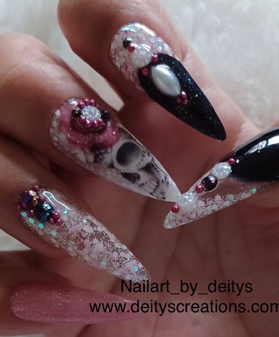 Snowy skull gothic Christmas luxury press on acrylic/gel nails