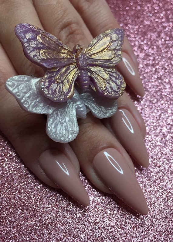 Solid Color Stiletto Press On Nails, Medium Length (RING SOLD SEPARATE)