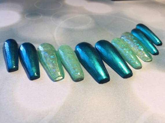 Irish Emerald n Mint celtic Christmas/st Patrick's day Press on hand painted uv gel reusable nails/false nails