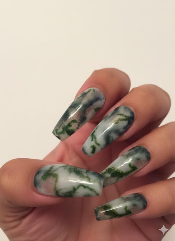 Beetlejuice Real Moss Press On Nails, Gothic Halloween