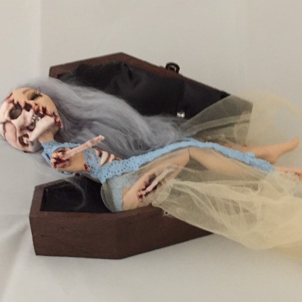 Zombie Bride Ooak doll ,custom artdoll, monsterhigh repaint halloween / gothic doll.
