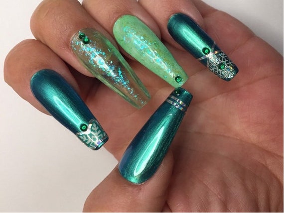Celtic Emerald Christmas an Mint Green Irish themed press on nails .snowflakes and emerald gems