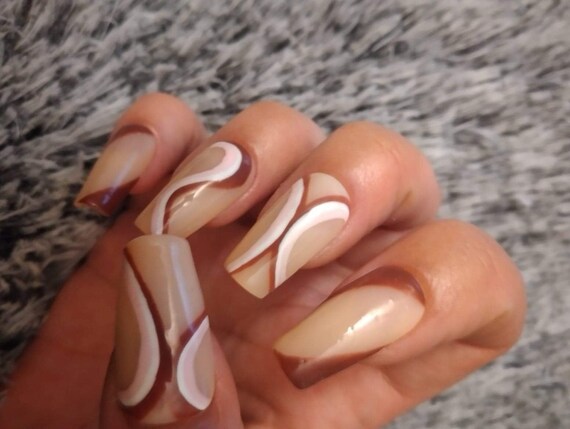 Chocolate/vanilla strawberry & Nude Swirl press on nail set