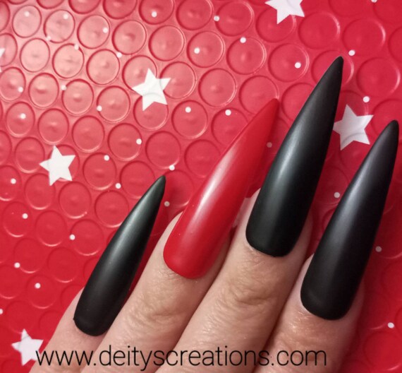 Gothic Halloween /Christmas Red n black Bad gal xxl stiletto luxury acrylic press on nails uvgel polygel reusable long Gothic nails