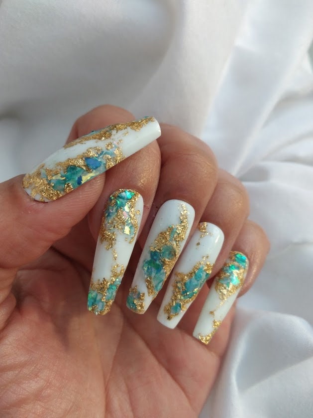 White N Blue Geode /gold Flake Christmas Press on Nails - Etsy Canada