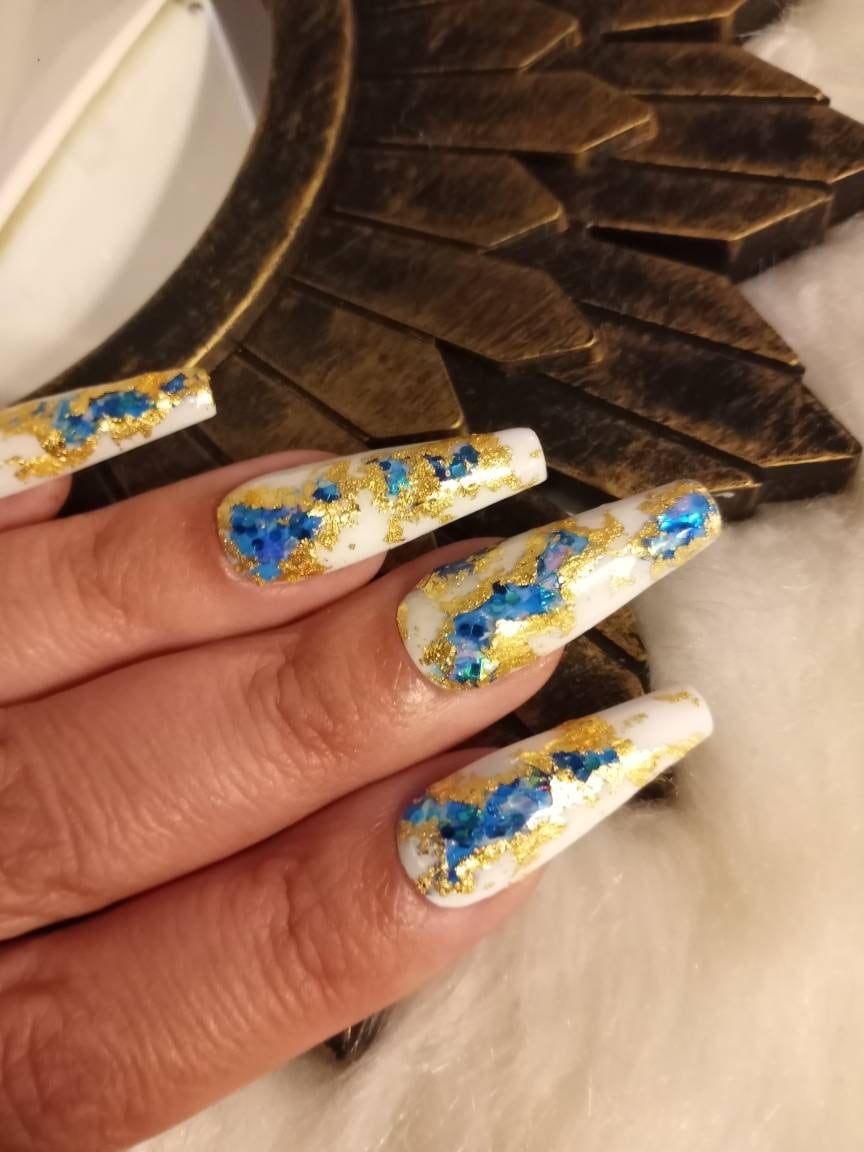 Geode nails with fluid nail art and gold foil : r/RedditLaqueristas