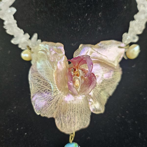 Orchid necklace, real flower resin necklace, preserved in resin, botanical jewelry, floral jewelry
