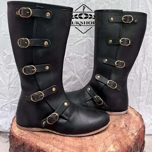 En stock Botas Altas De Cuero De Hombre Medieval Bosque Zapatos negros de  piel con cordones -  México