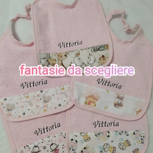 Set bavaglini asilo. Bavaglini asilo con ricamo. Set bavaglini personalizzato. Bavaglini spugna ricamati Fantasia a scelta