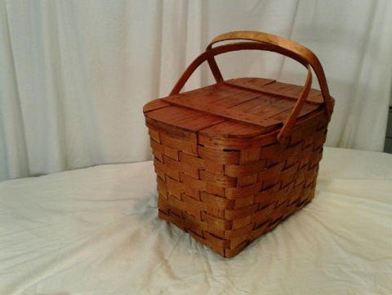 Vintage Picnic Basket - image 2