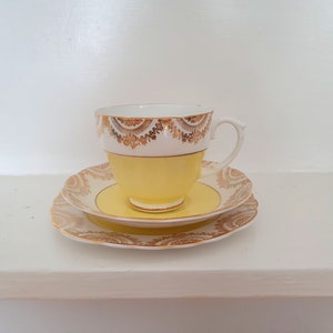 Vintage Teetrio, Tasse und Untertasse, Teeservice in Gelb und Gold Bild 3