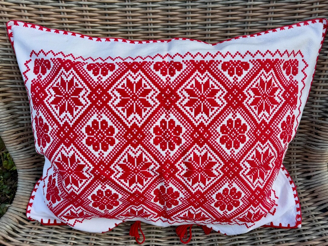 東欧 ハンガリー 刺繍 クッションカバー 民族柄 【公式通販】