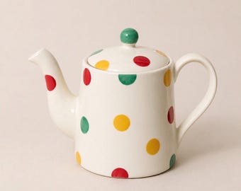 Tetera vintage de porcelana multicolor con lunares, tetera folclórica pintada a mano, decoración retro para la cocina.