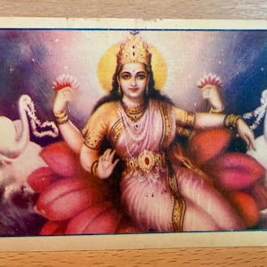 Pocztówka Laxmi, oryginalna nieużywana kartka z pozdrowieniami z okazji Diwali z lat 50. XX wieku, hinduska bogini, zabytkowa indyjska litografia, hinduska pocztówka