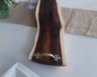 Plateau décoratif pour table basse, Planche à charcuterie en bois d'acacia noir,25x6in (64x16cm), Planche de service avec poignées en bronze, Cadeau d'hôte